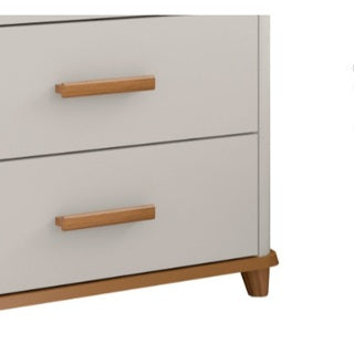 Mesa de Cabeceira 3 Gavetas Mini Cômoda Maitê cor Off White com Nature