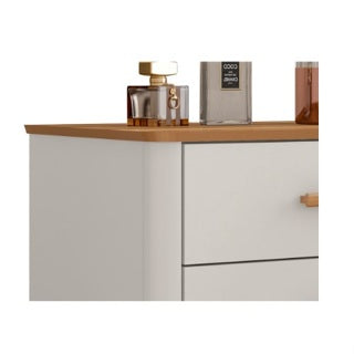 Mesa de Cabeceira 3 Gavetas Mini Cômoda Maitê cor Off White com Nature